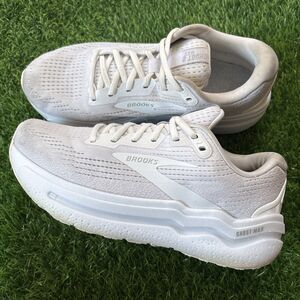 Brooks Ghost Max 2 Cream White Athletic Running Shoes Women's Size 9 D